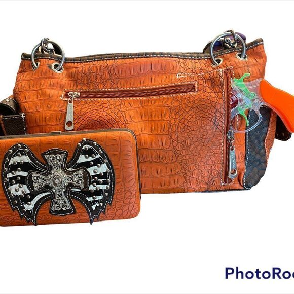 NWT Leather Burnt Orange Cross/Wing Concealed Handgun Purse/Wallet Set B… - Picture 4 of 9